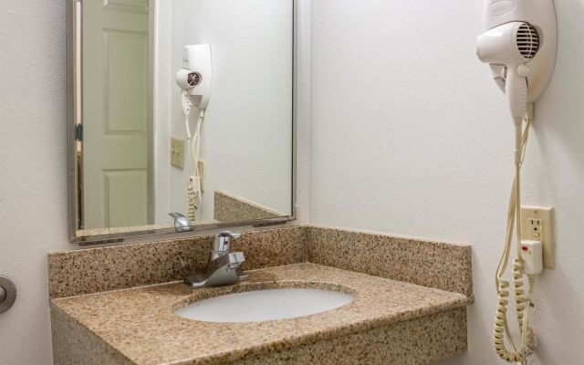OYO Townhouse Sulphur, LA Extended Stay