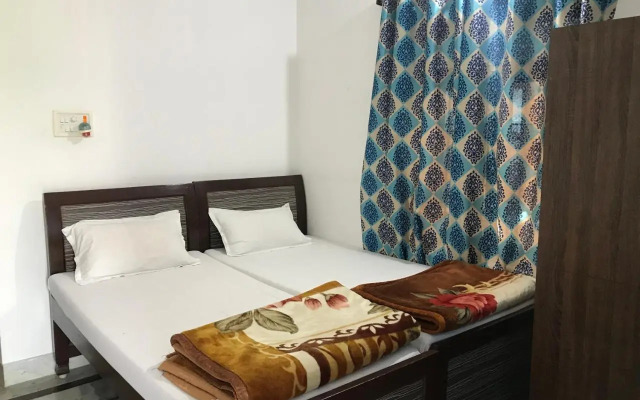 Harsh & Yash Guest House