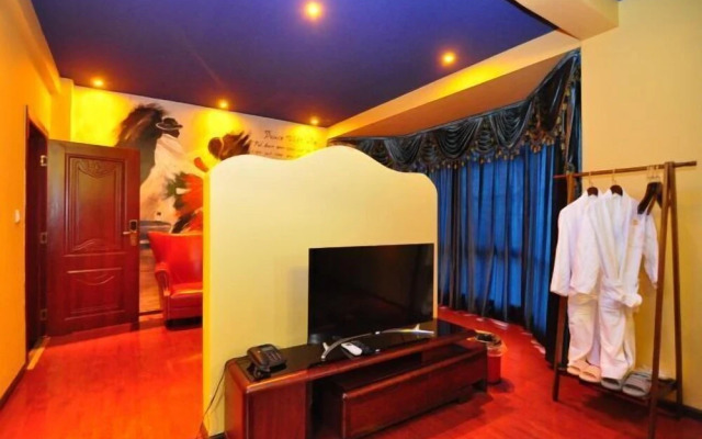 Human Touch Warmly Nest