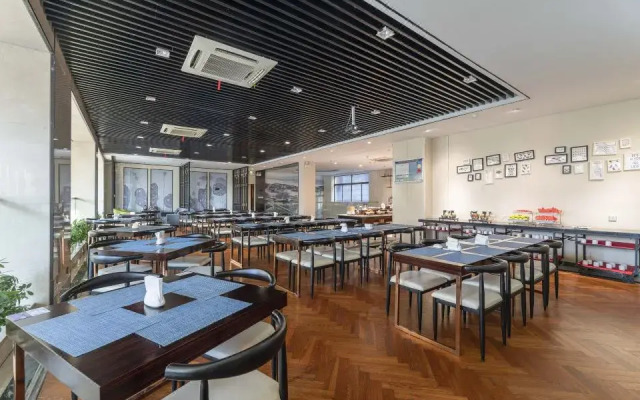 acorn hotel(Ningbo Hangzhou Bay New District Store)