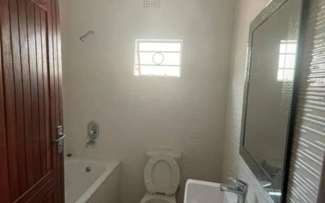 Spacious 2 Bedroomed Semi-detached Fully Furnished Apartment Num01