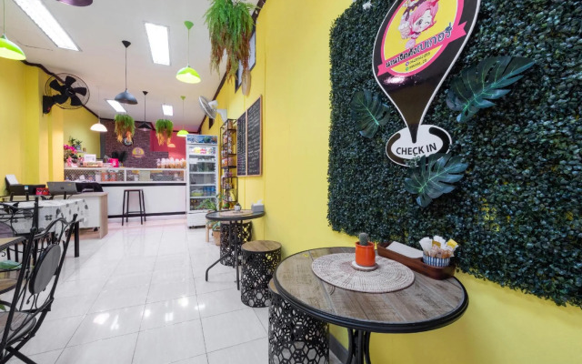 Oyo 75327 Diyana Residence