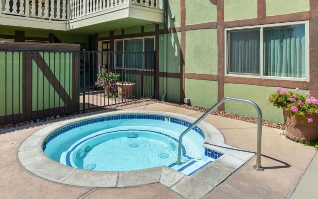 Svendsgaard's Danish Lodge Americas Best Value Inn