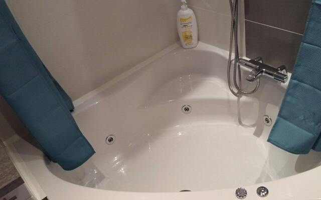 Apartment - Old Nice - Garibaldi Bonaparte - 3 BDR - 2 bath - AC - Balcony