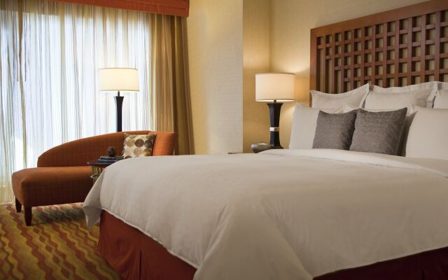 Renaissance® Phoenix Glendale Hotel & Conference Center