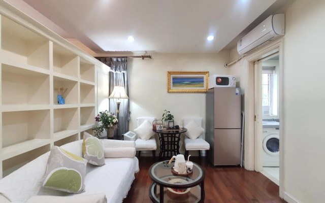 Ladoll Service Apartment