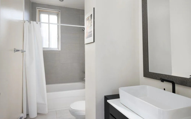 Architectural 2BR in Mile End by Sonder
