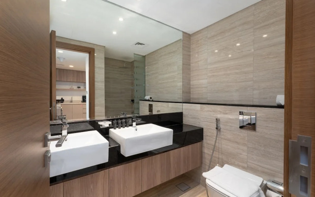 Vibrant 2BR Miami Vibes at Business Bay