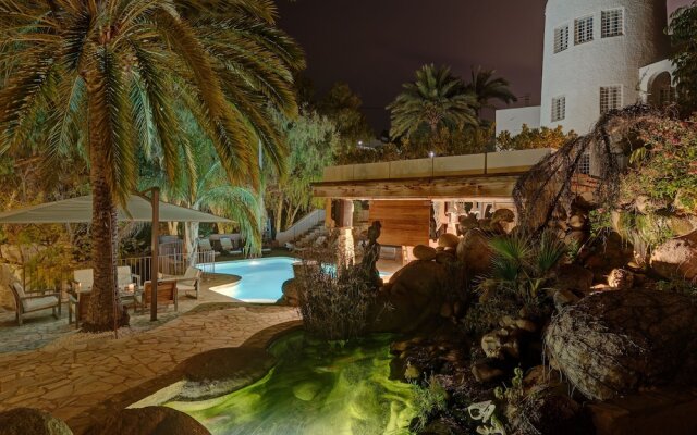 Villa Mistral Montiboli by Buccara