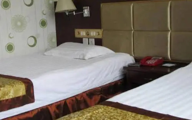 Qingdao Tianwei Huaqing Hotel