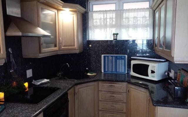 Inyoni Rocks Cabanas No 40