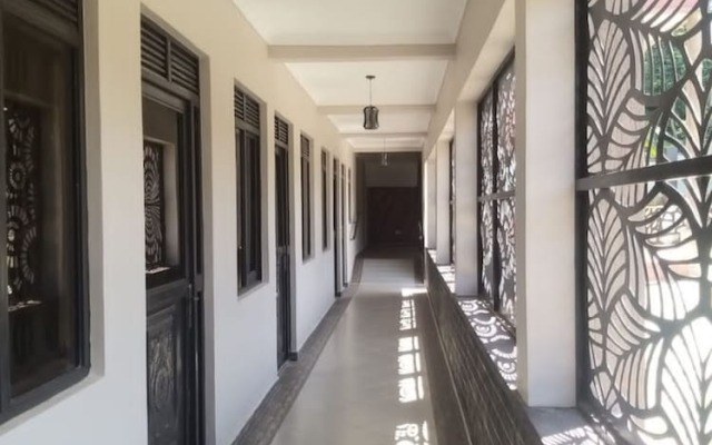 Stusky Lark Mini Hotel Seeta