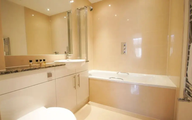Crompton House Apartments