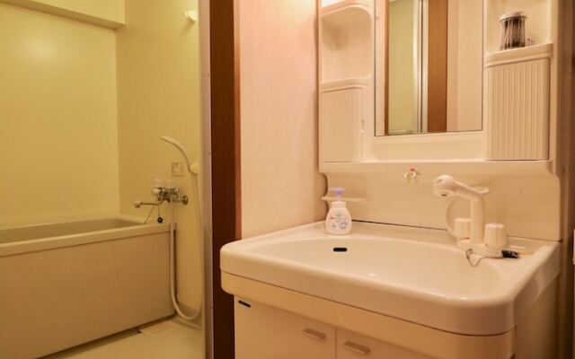 Sepia yamanote room401