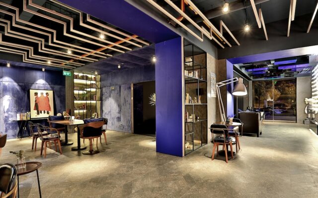 Hangzhou Vline Hotel