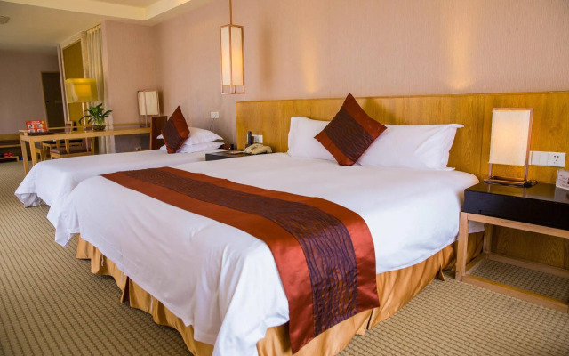 Titan Paradise Xiamen Hotel