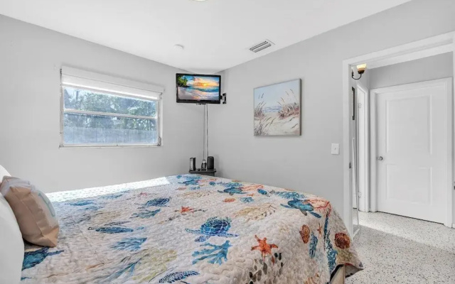 Barefoot Bungalow 2 Bedroom Home