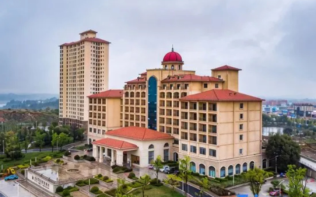 Tianju Caohai Holiday Hotel – Outside – Bijie