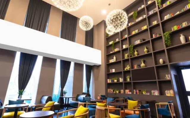 Yipoyunshi Hotel, wutong Street Subway Station, Zhengzhou University