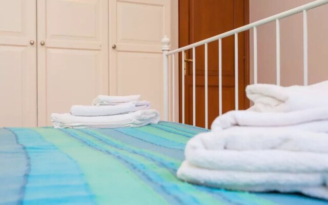 Comodo appartamento con due stanze al Colosseo