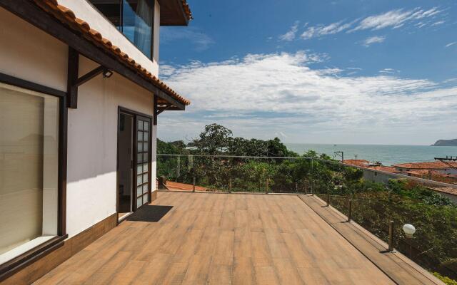 Casa c/ Área Goumert e 4 Suítes | CBR 11