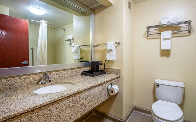 Quality Inn & Suites Sellersburg - Louisville Area