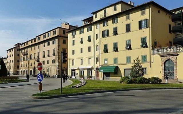 Lucca Walls Dream Apartment