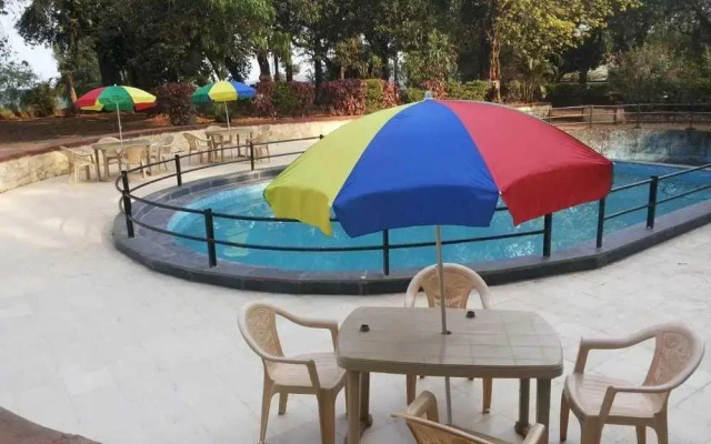 Hotel Girija Resort