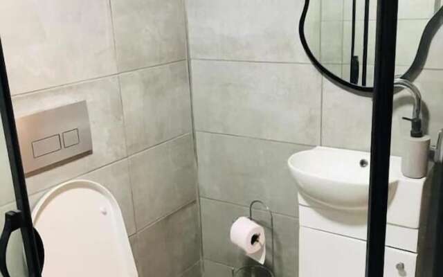 Taksi̇m Whi̇te Sui̇t