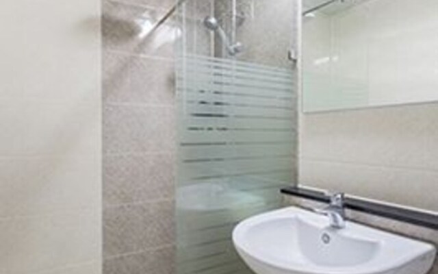 Geoje Beach Mongdol House Pension