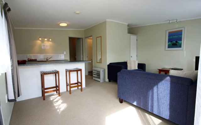 Spinnaker Motel