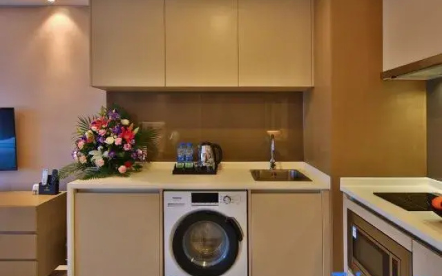 Lvfeng Yage Holiday Apartment (Qingdao Convention and Exhibition Center)