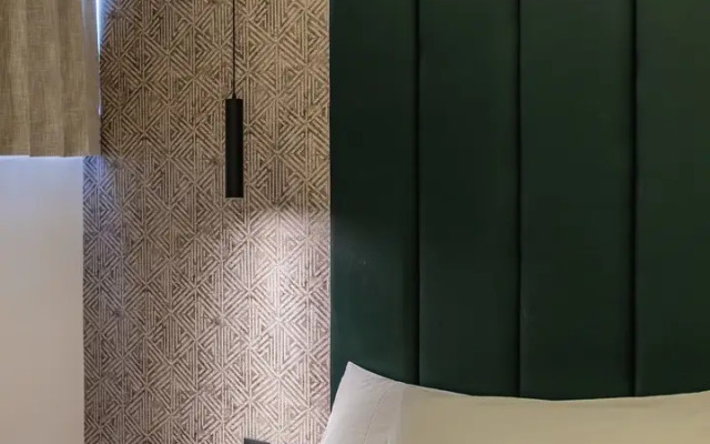 Hotel Chariot