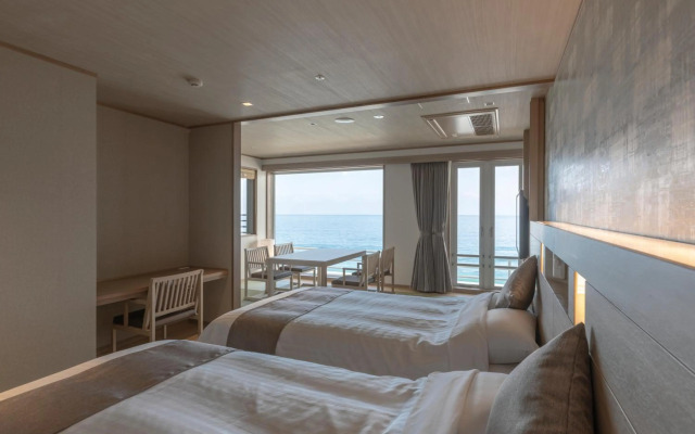 Kamogawa Grand Hotel