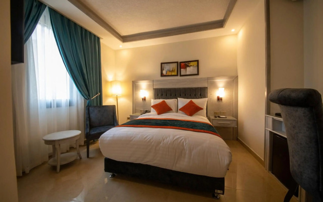 Petra Canyon Hotel