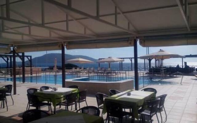 Mesogeios Hotel