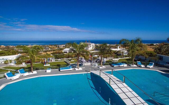Amazing 4 bedroom villa very close to the beach