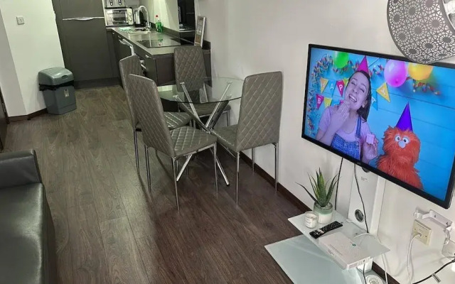 1br-sleeps4-parking-closetocentre