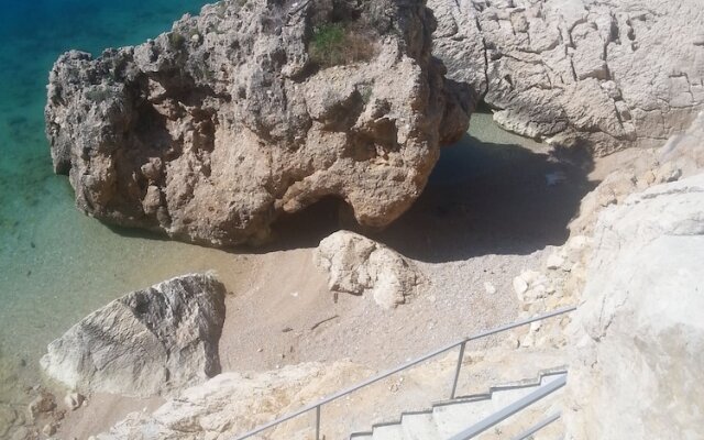 Citybreak Apartman With Private Beach Near Split