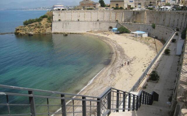 VILLA con giardino a 5 min dal mare