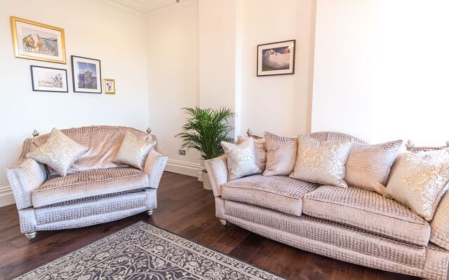 City Visits - Mint Drive