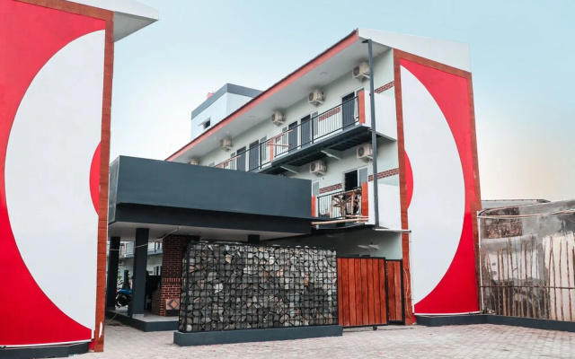 OYO Life 1823 Tekno Residence