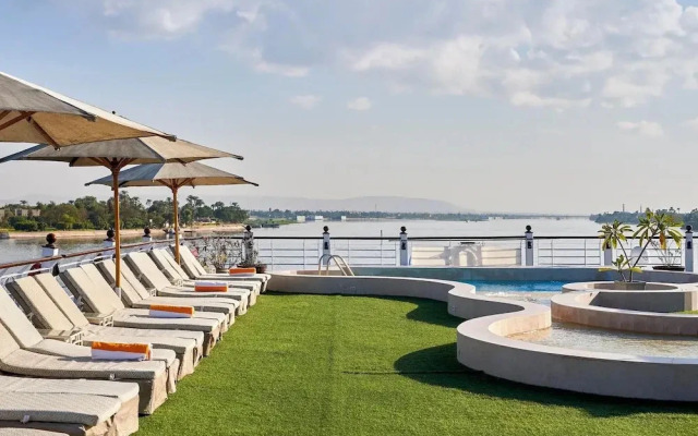 Mövenpick MS Royal Lotus