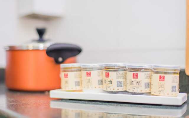 Locals Boutique Apartment Jiuzhou Port.4