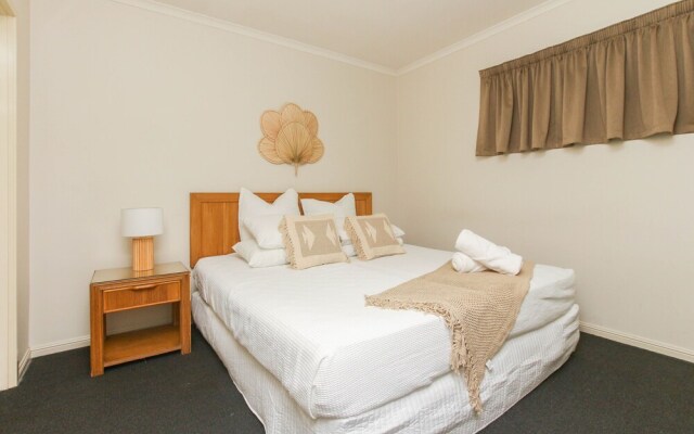 Inner City One Bedroom Apartment 13