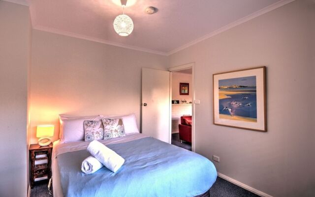 Cove Beach Apartment 1