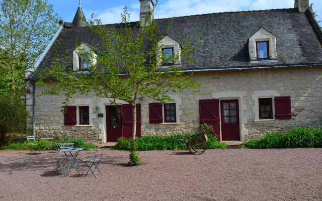 Cozy Holiday Home in Brion with Swimming Pool