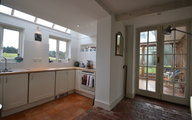 Downgate Villa, Petersfield 489346