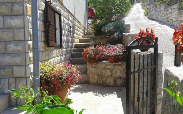 Apartments Vlatko - 100 m from sea