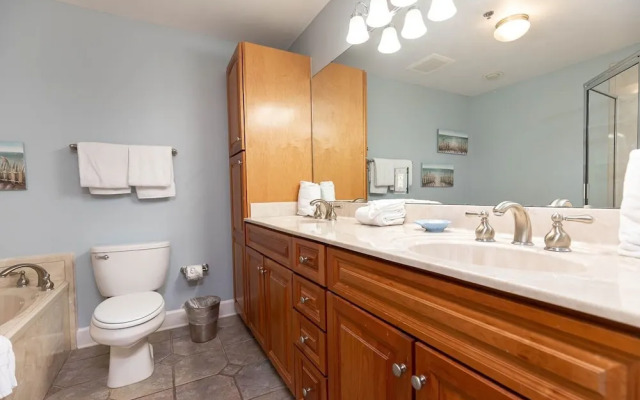 Phoenix Ix 502 2 Bedroom Condo